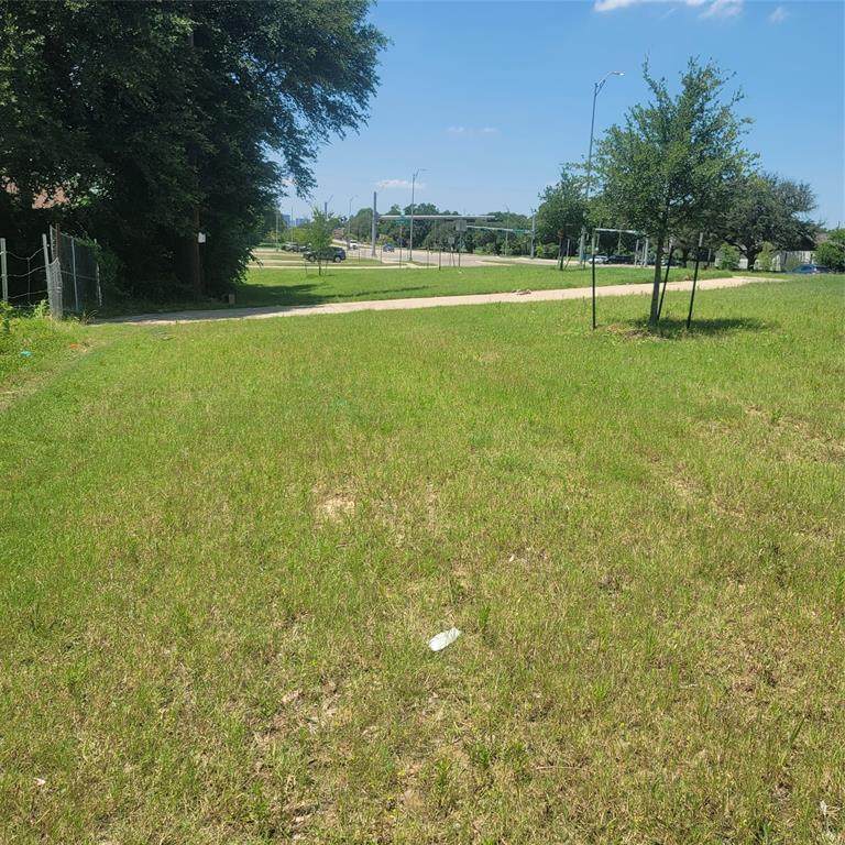 1715 Garden Drive - Photo 1