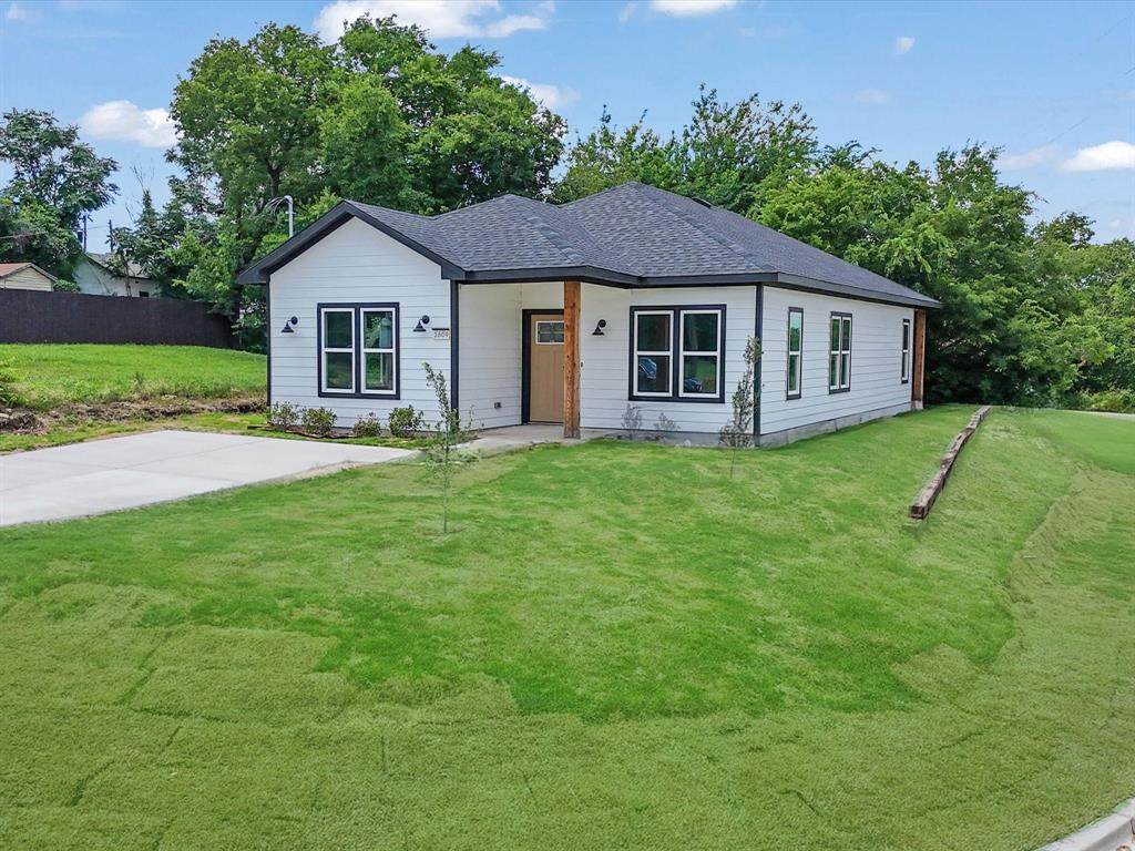 1609 Bluff Street - Photo 1
