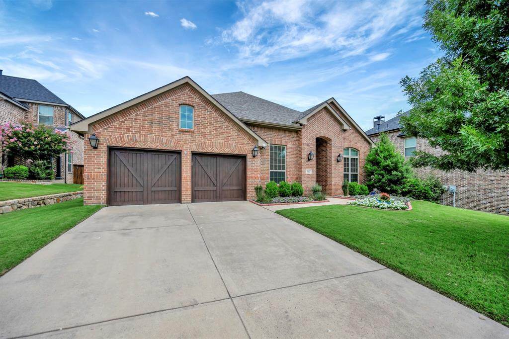 912 Champions Court - Photo 1