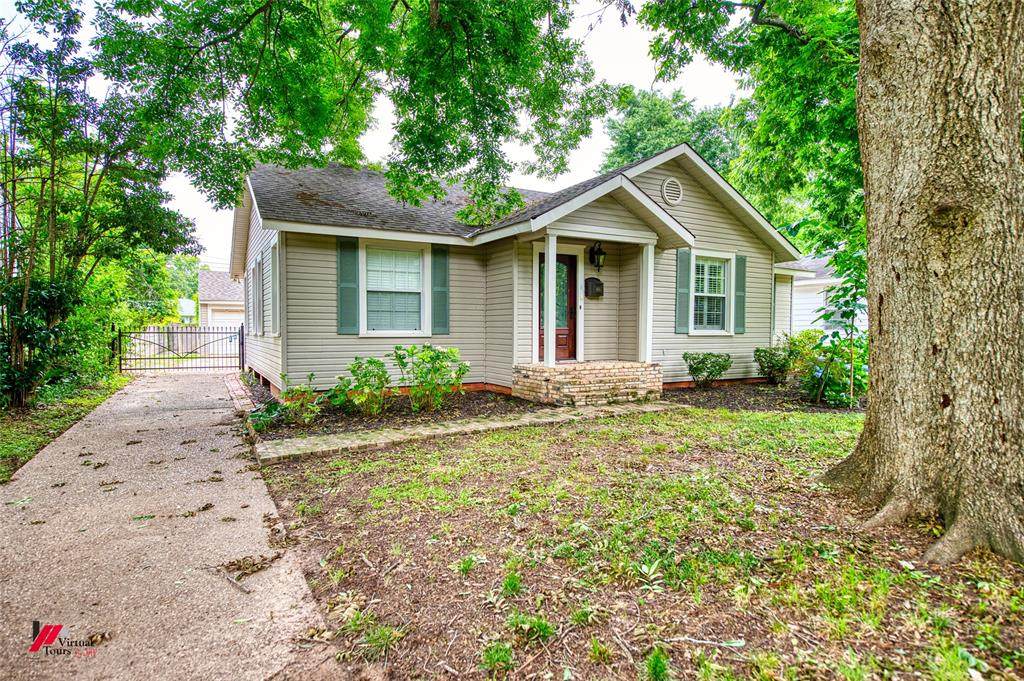 416 Albany Avenue - Photo 1