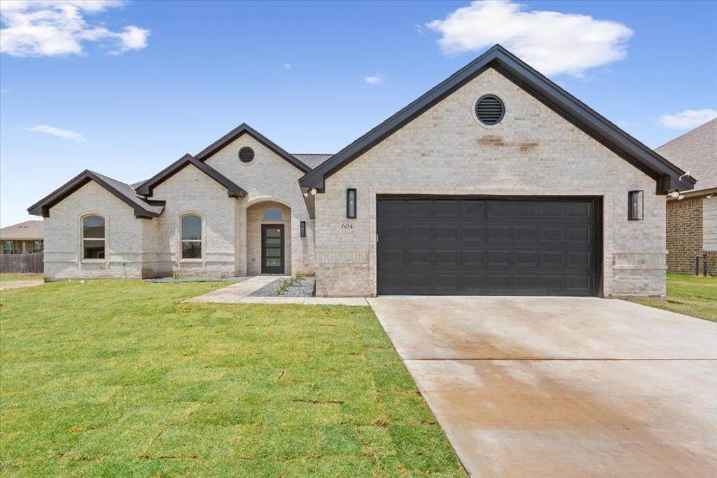 604 Magnolia Drive - Photo 1