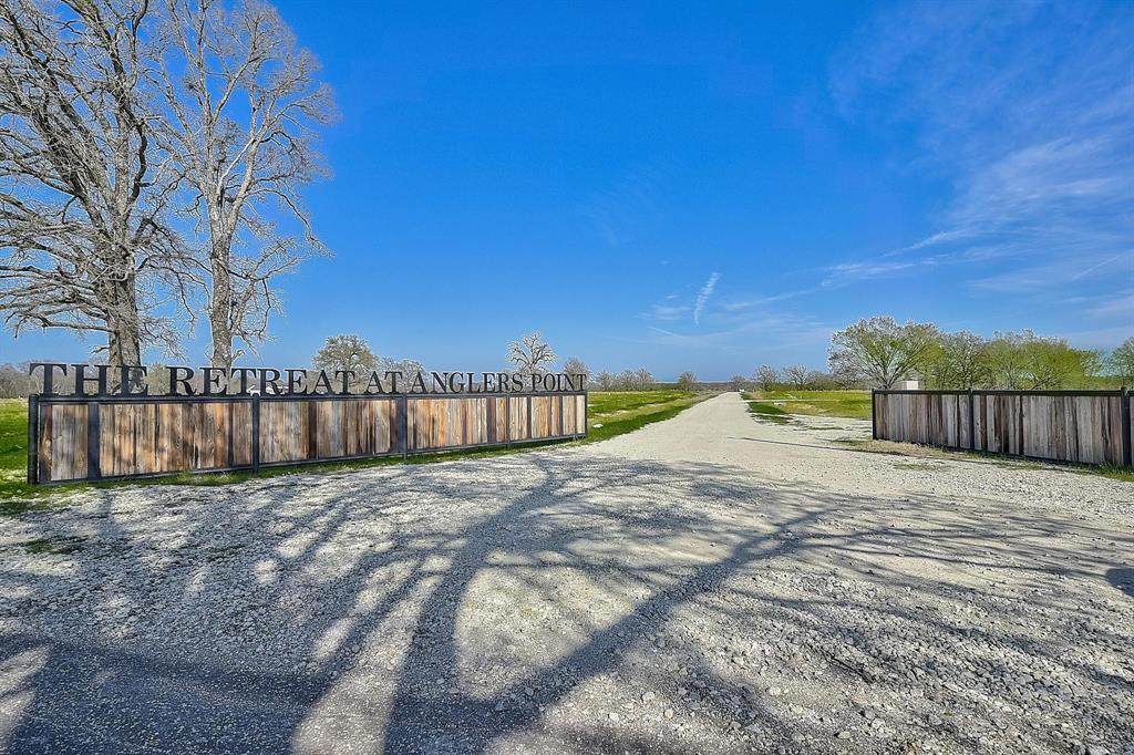 383 Anglers Point Drive - Photo 1