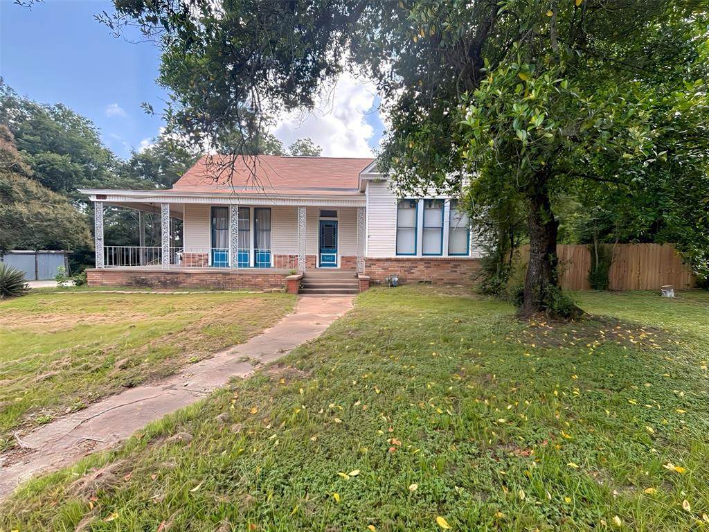 1915 Jackson Street - Photo 1