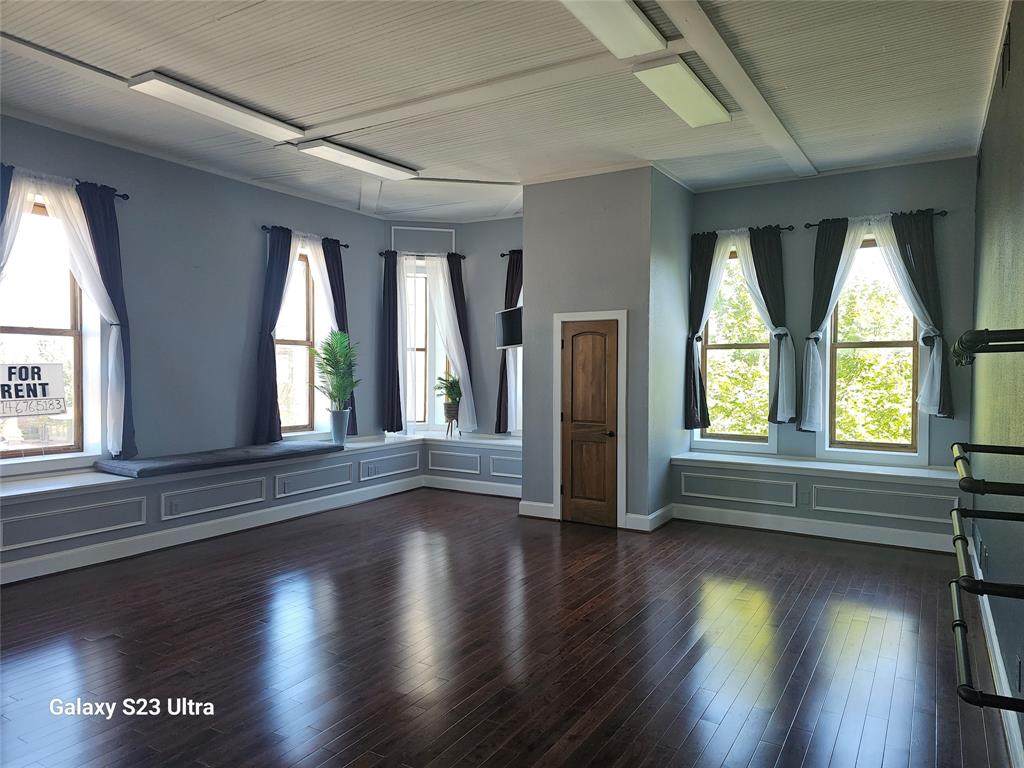 101 Dallas Street - Photo 1