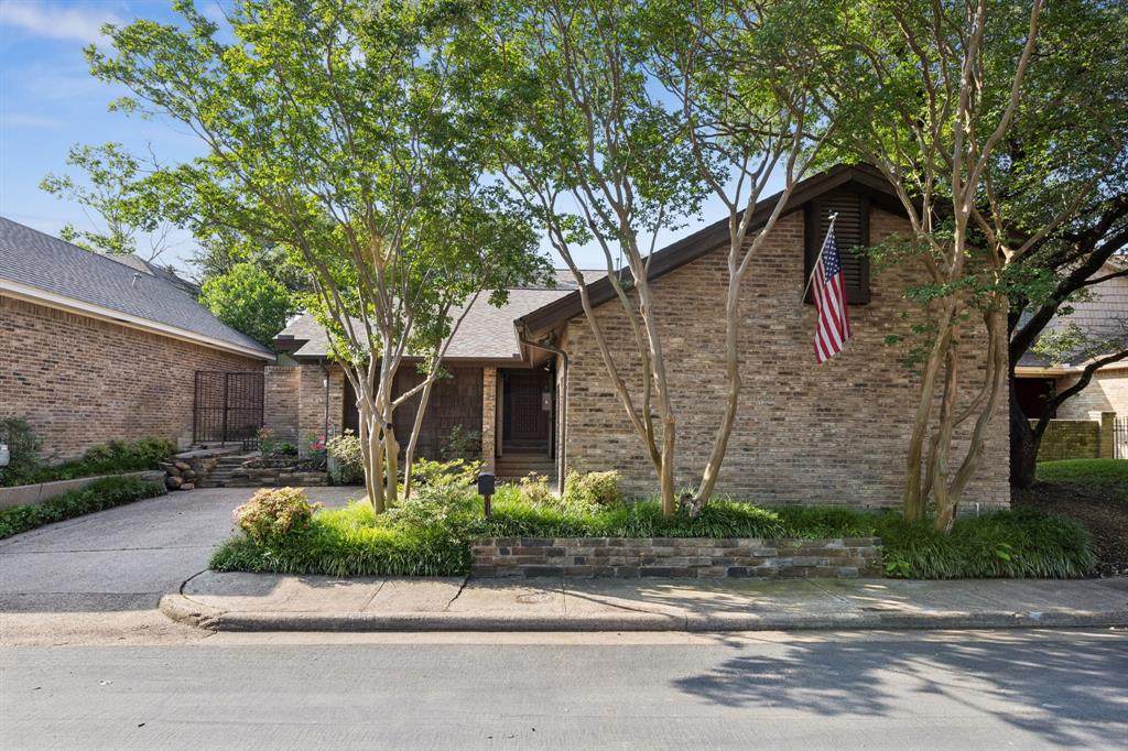 6250 Twin Oaks Circle - Photo 1