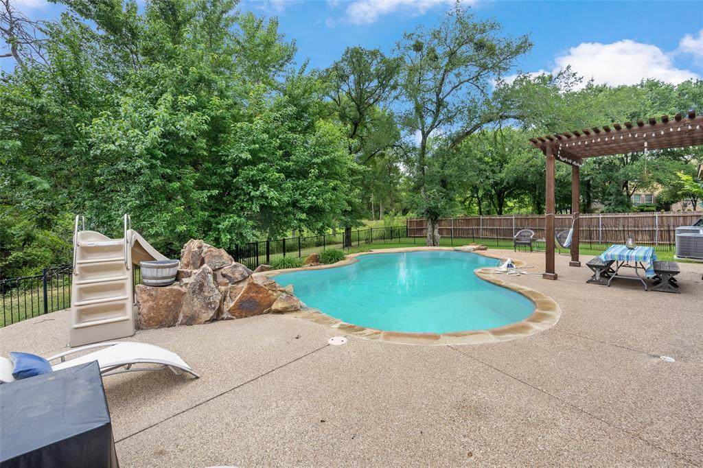 605 Pine Island Circle - Photo 1