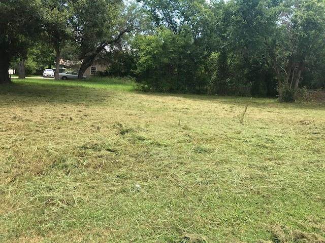 611 Neal Street - Photo 1
