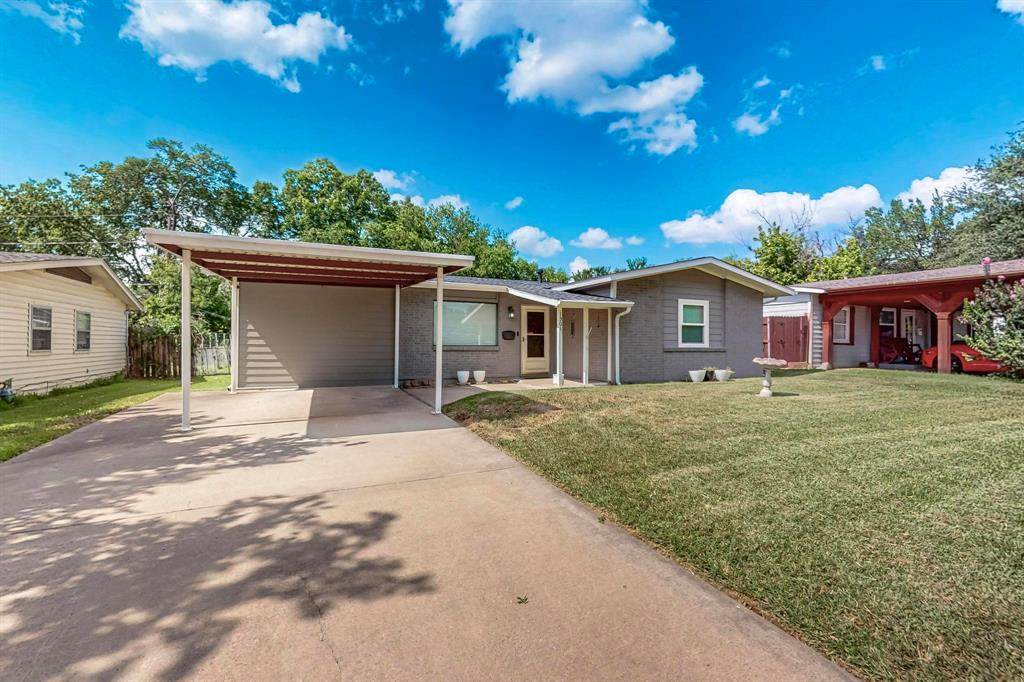 1301 Moore Terrace - Photo 1