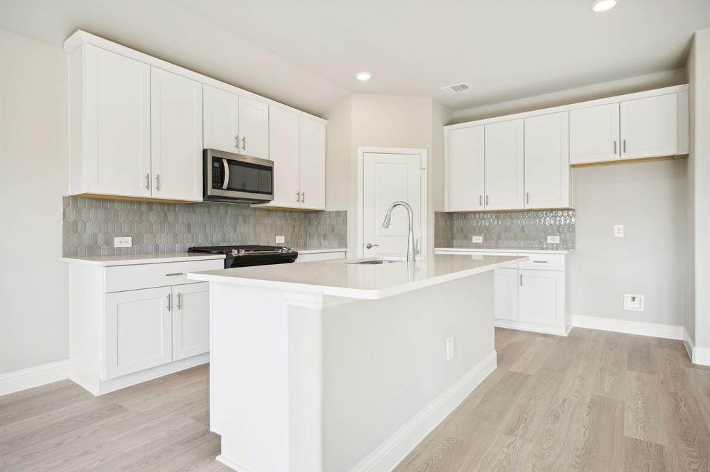 1007 Chestnut Drive - Photo 1