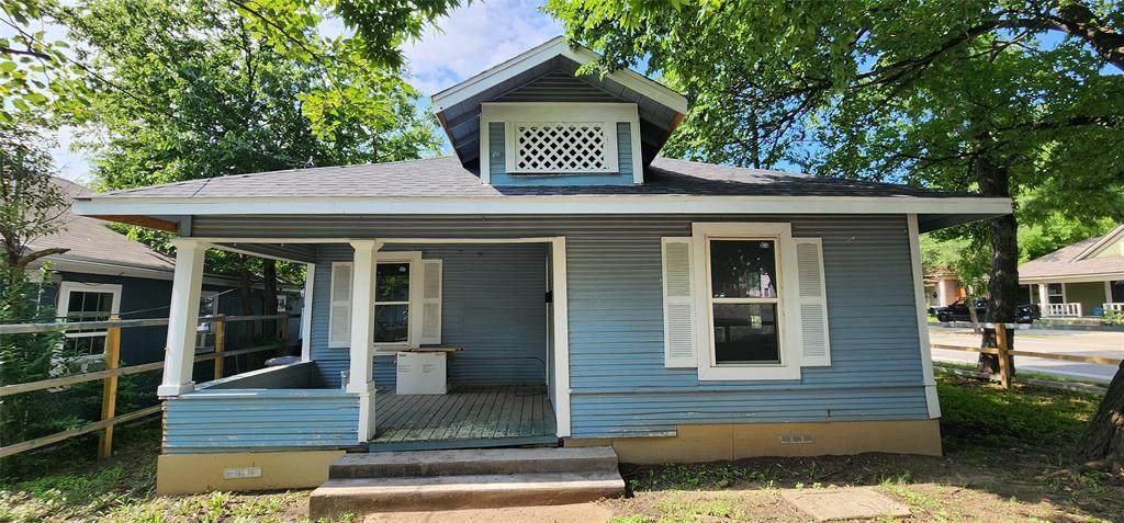 940 7th Street - Photo 1