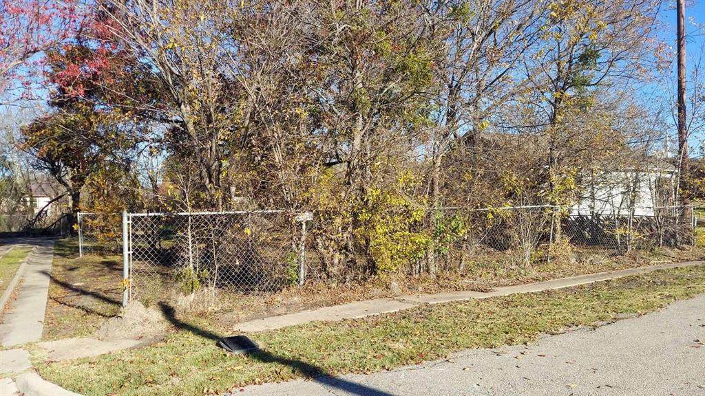 602 14th Avenue - Photo 1