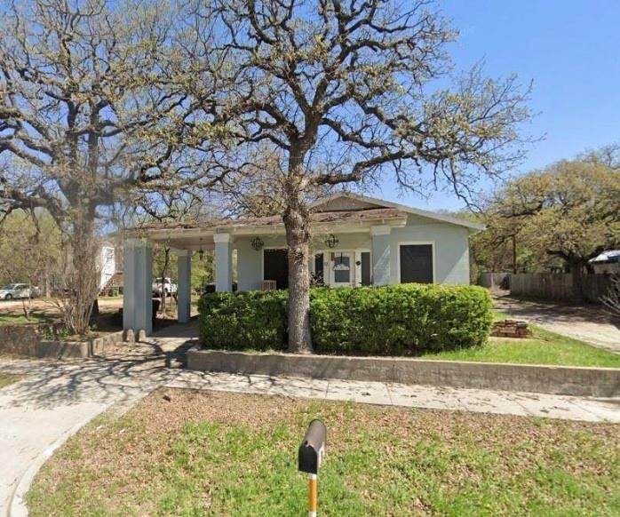 1300 Oak Avenue - Photo 1