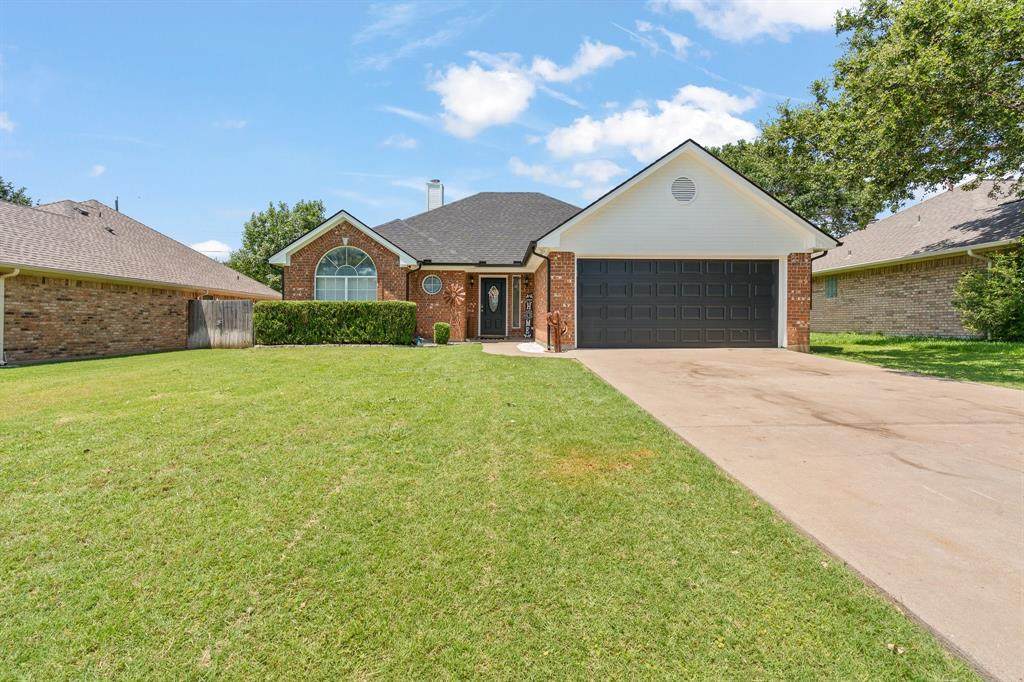 1404 Hyde Park Boulevard - Photo 1