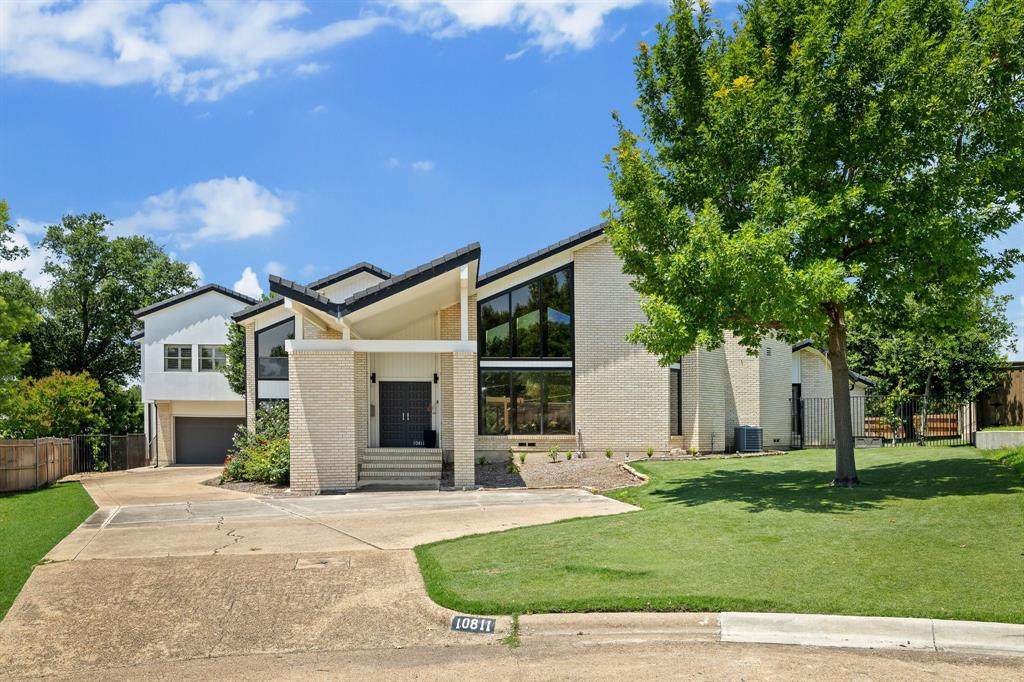 10811 Royal Park Drive - Photo 1