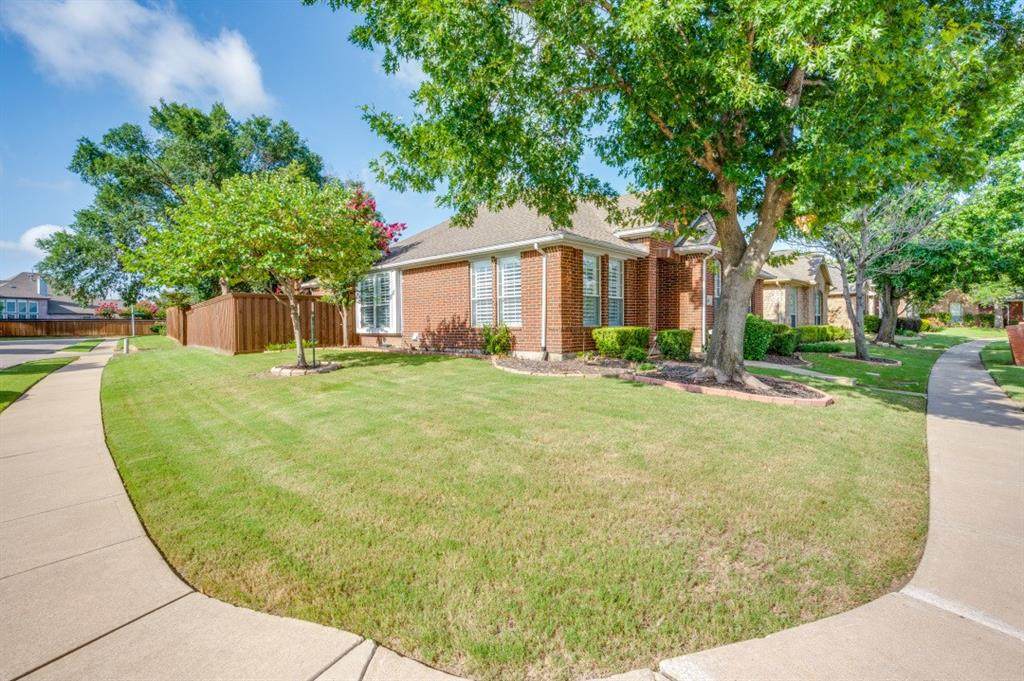 114 Stonecreek Drive - Photo 1