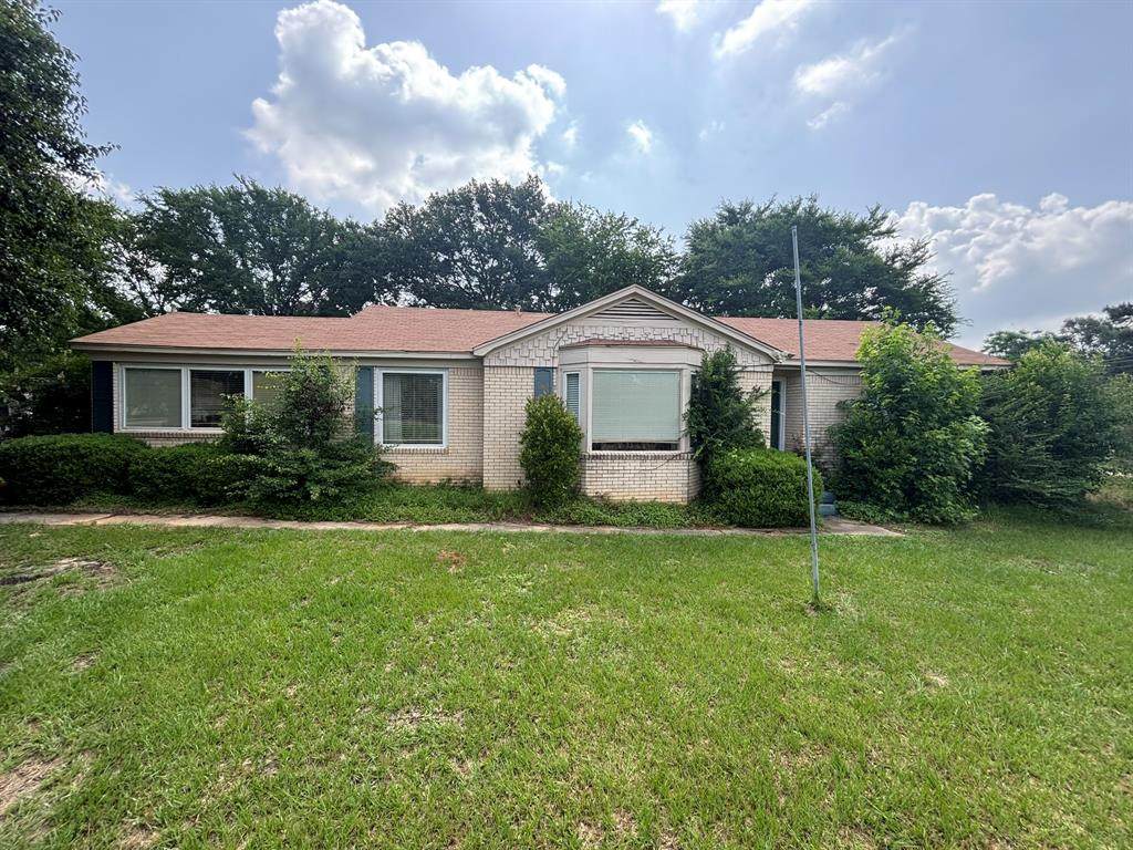 5735 County Road 1143 - Photo 1