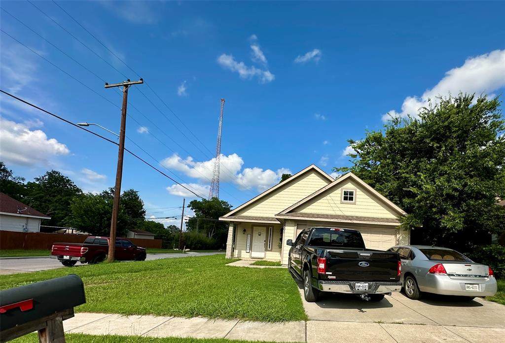 2801 Stuart Drive - Photo 1