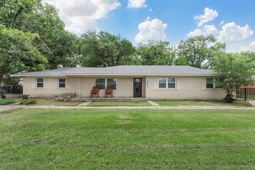 631 Robinson Drive - Photo 1