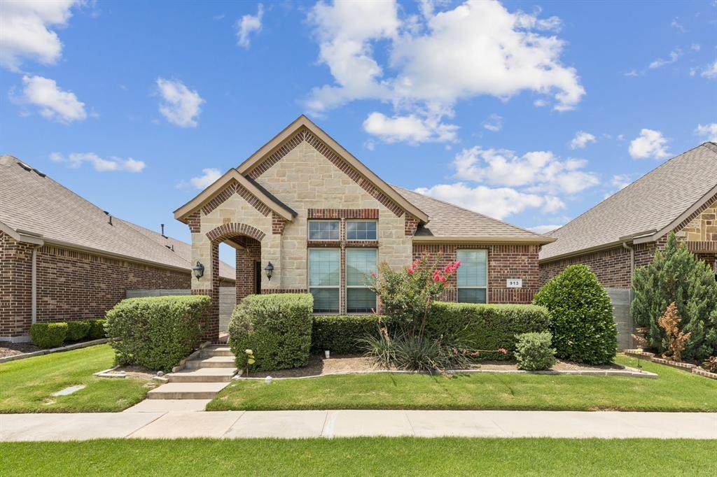 913 Parkside Drive - Photo 1