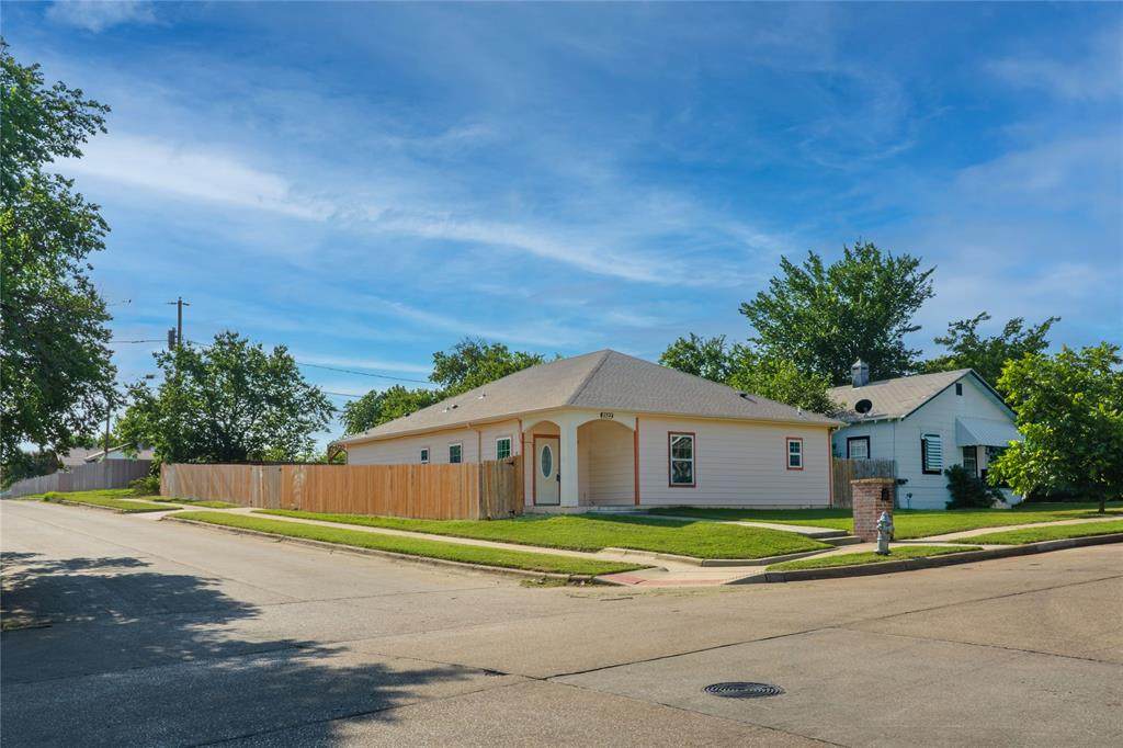 2522 Refugio Avenue - Photo 1