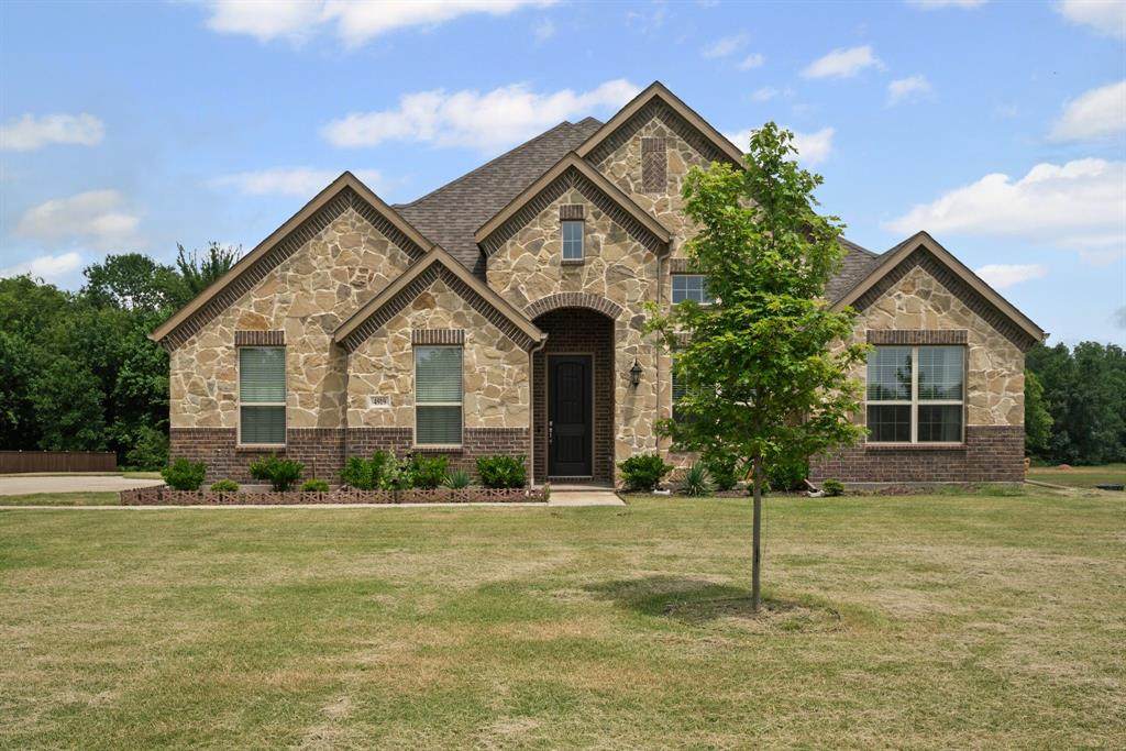 4919 Elizabeth Way - Photo 1