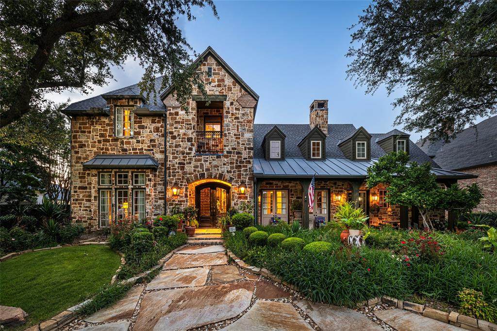 5332 Longvue Drive - Photo 1