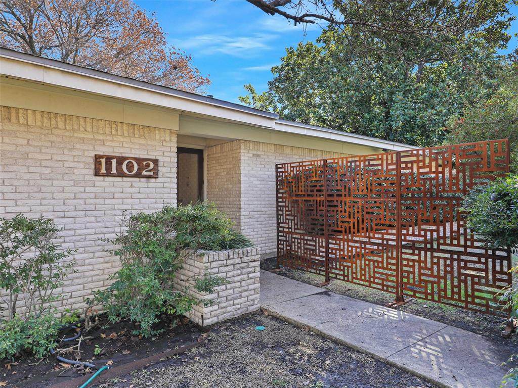 1102 Graves Street - Photo 1