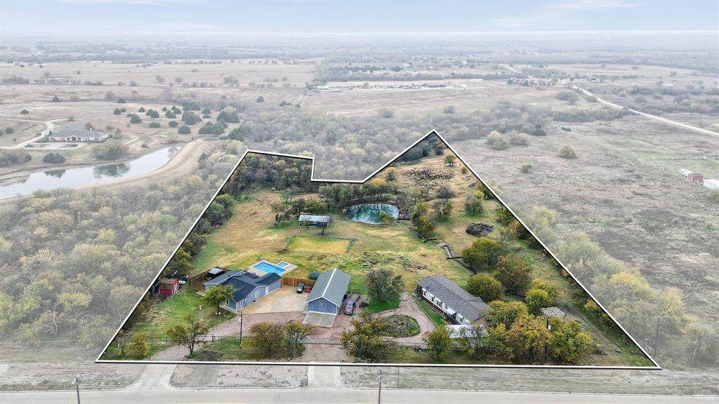 2212 Fred Smith Parkway - Photo 1