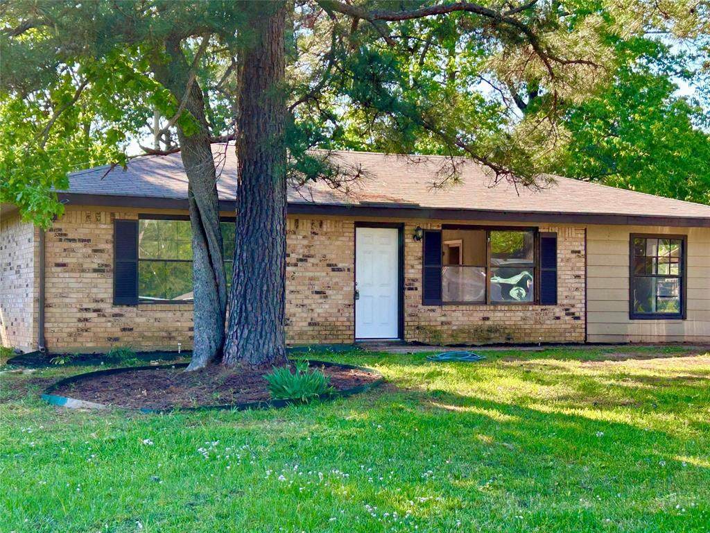 1202 Pin Oak Place - Photo 1