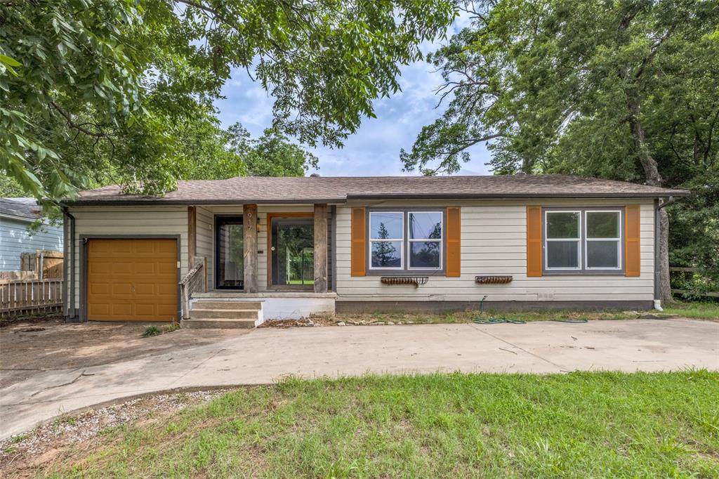 917 Washington Street - Photo 1