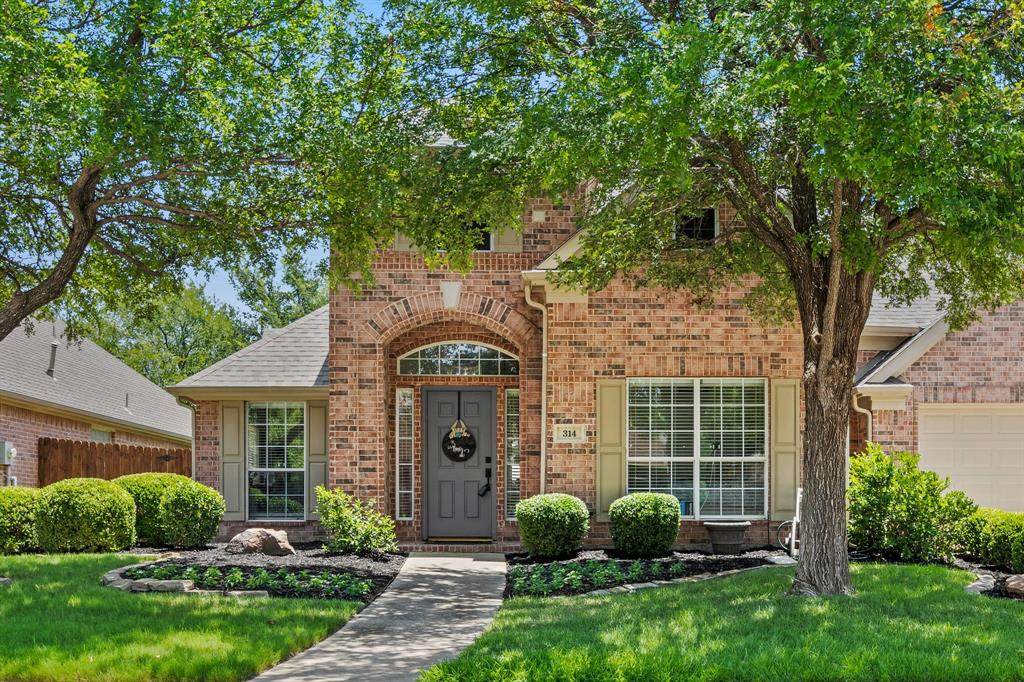 314 Lakewood Drive - Photo 1