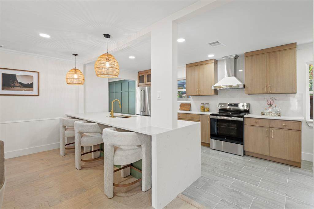 2921 Touraine Drive - Photo 1