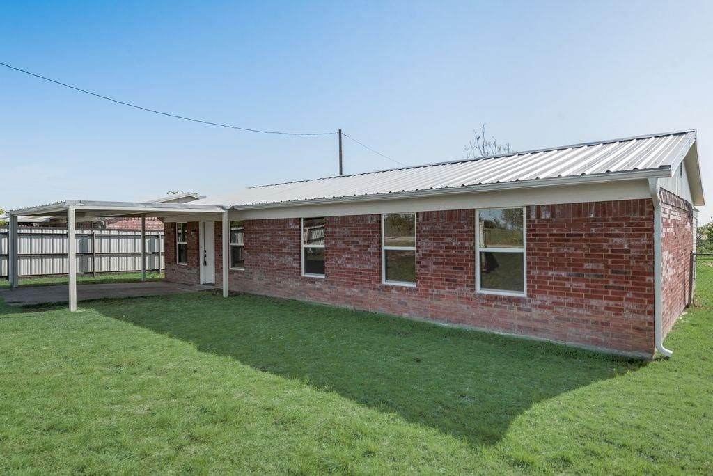 550 Green Acres Road - Photo 1