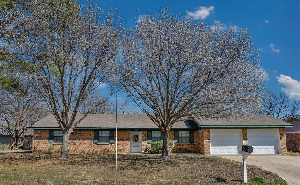 408 Ashland Drive - Photo 1