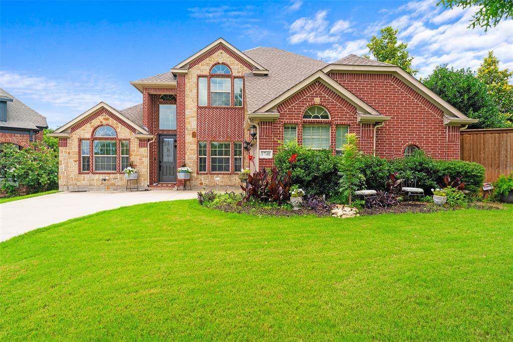 1740 Greenwood Court - Photo 1