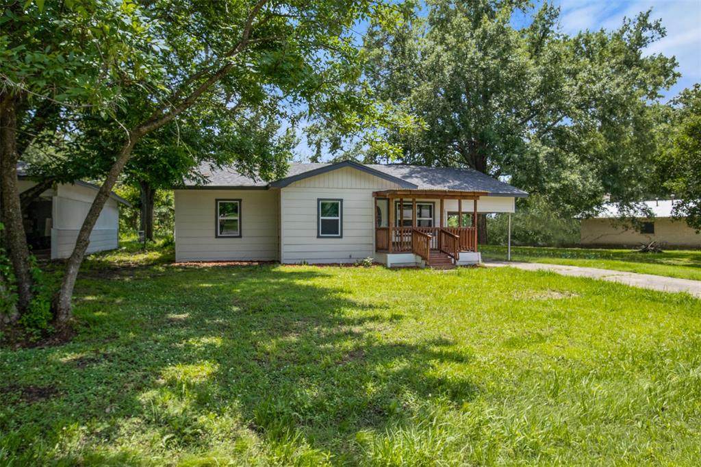 121 Circle Drive - Photo 1