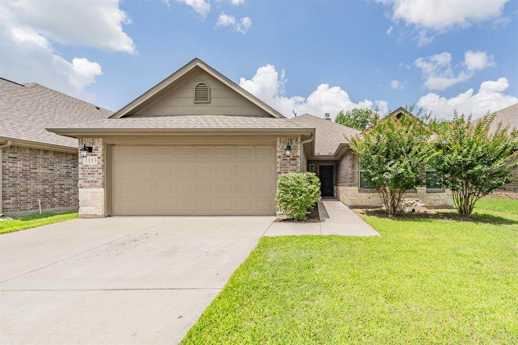 1113 Vintage Avenue - Photo 1
