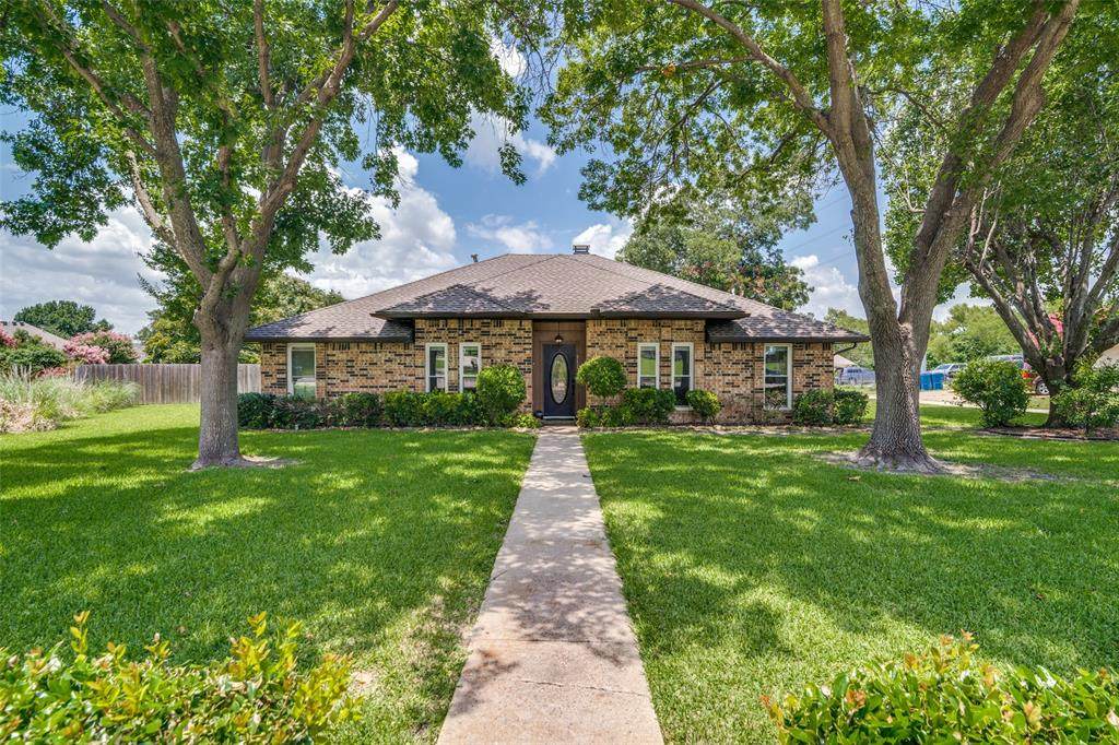 913 Lake Meadows Drive - Photo 1