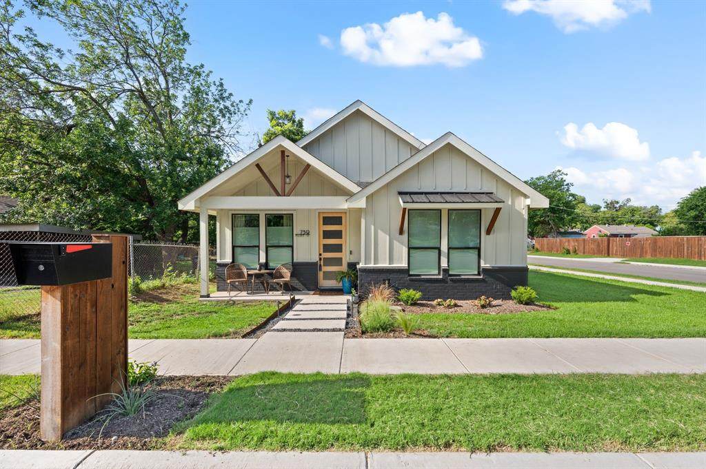 739 Flint Street - Photo 1
