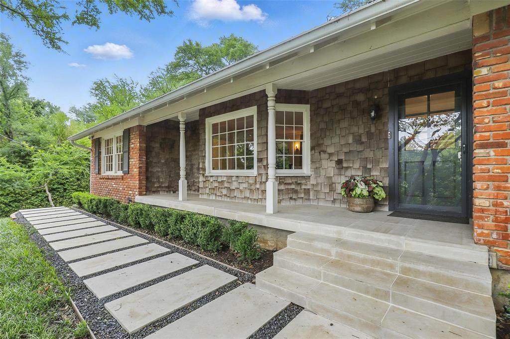 208 Rockwood Park Drive - Photo 1