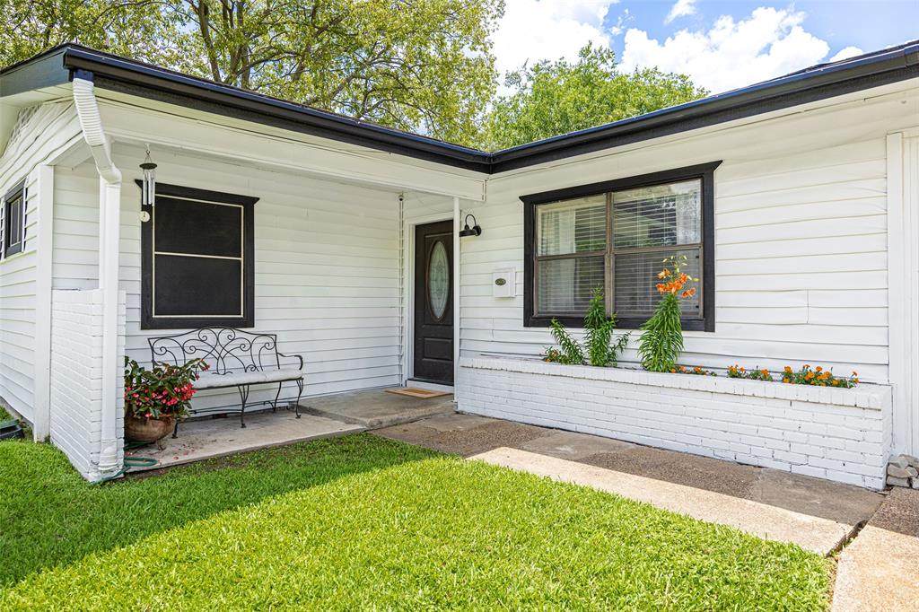 103 Hamden Lane - Photo 1