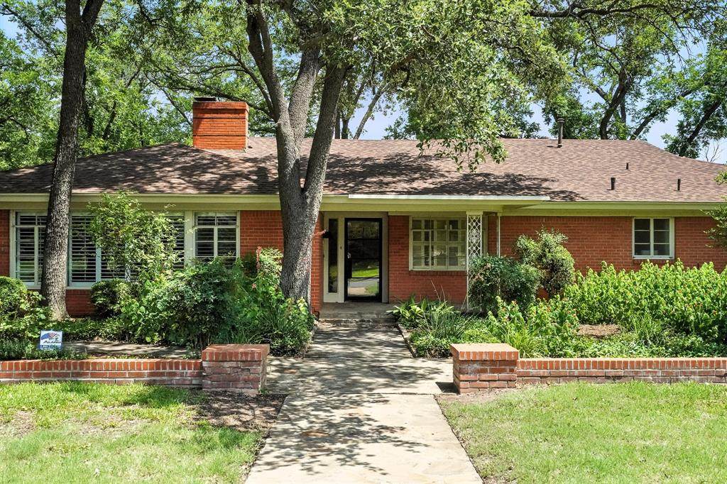 3765 Woodridge Drive - Photo 1
