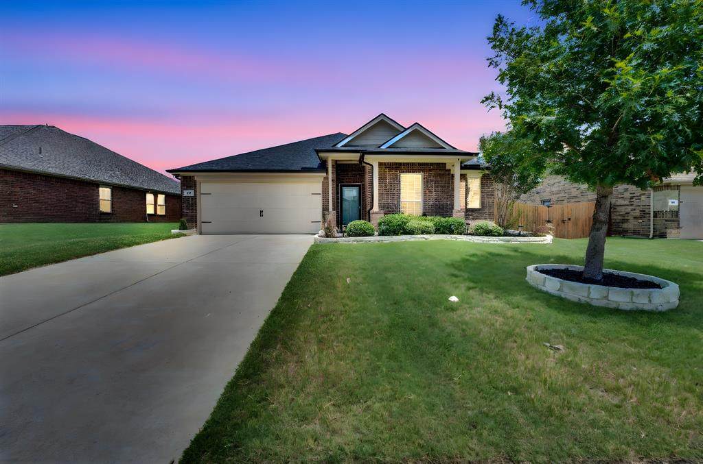 111 Broken Arrow Street - Photo 1