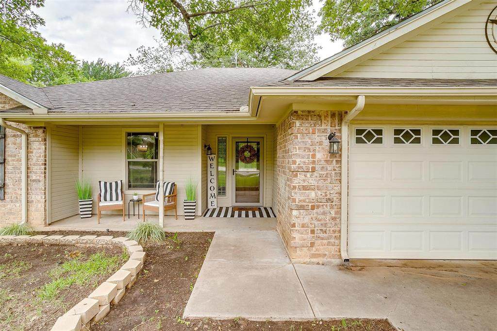 115 Pleasant Oaks Lane - Photo 1