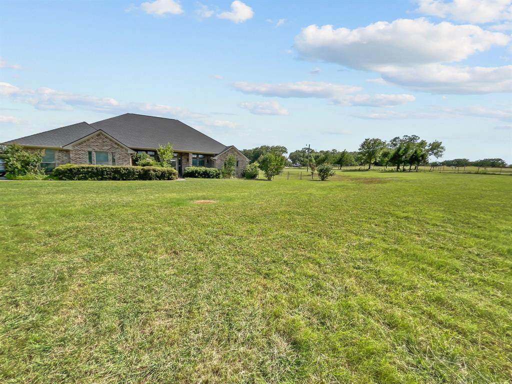 115 County Road 3383 - Photo 1