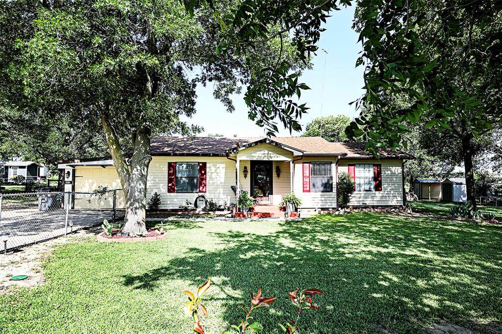 1561 Fm 1816 - Photo 1