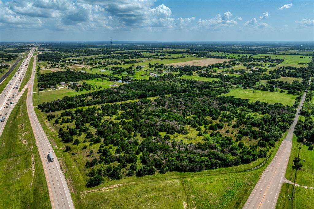 18201 Interstate 35 - Photo 1