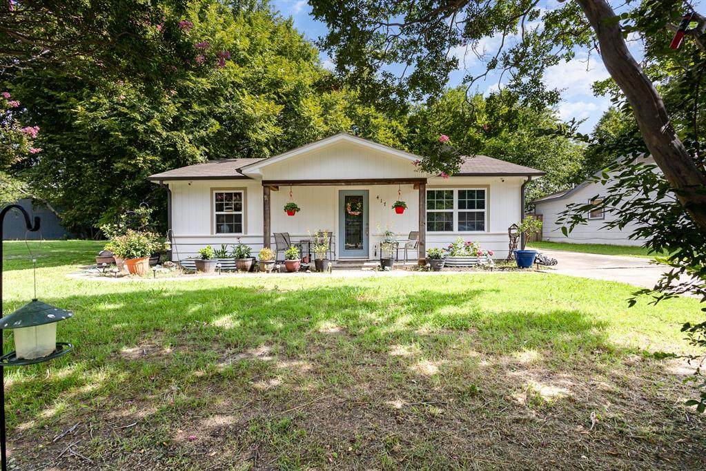 417 1st Street - Photo 1