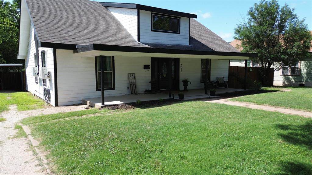 607 9th Street - Photo 1