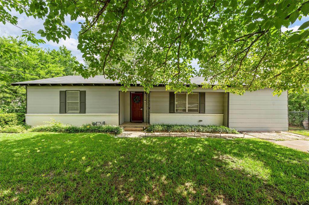 607 Pine Street - Photo 1